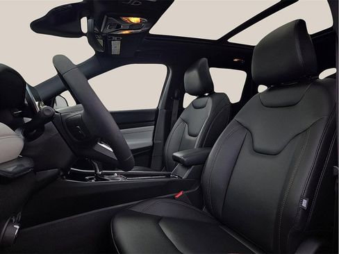 Used 2024 Jeep Compass Limited w/ Sun and Sound Group image 12