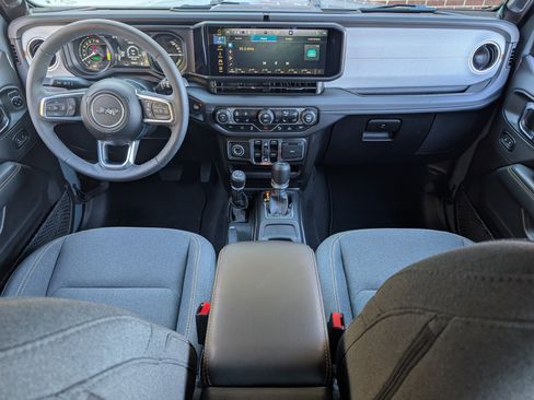 Used 2025 Jeep Wrangler Sahara w/ Safety Group image 22