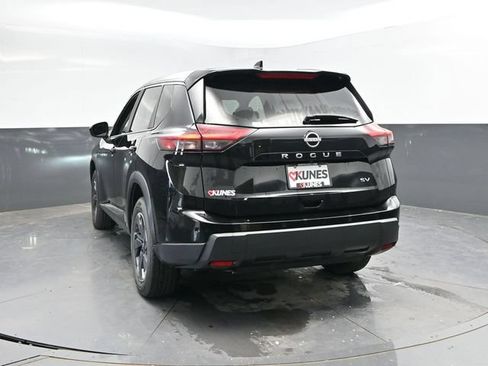 Used 2024 Nissan Rogue SV FWD image 10