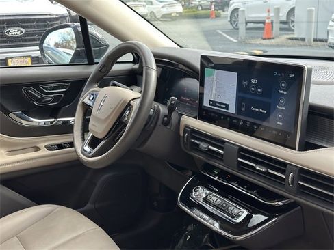 Certified 2023 Lincoln Corsair AWD w/ Equipment Group 101A image 31