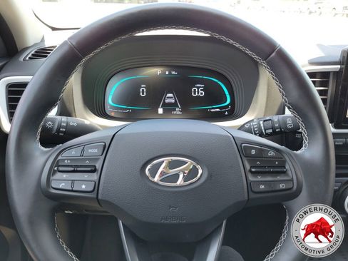 Used 2025 Hyundai Venue Limited FWD image 33