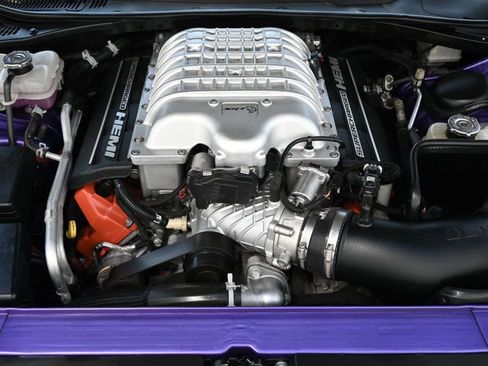 Used 2016 Dodge Challenger SRT Hellcat image 21