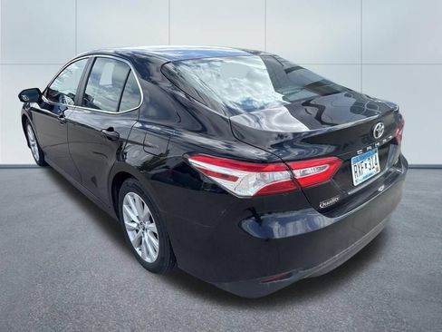 Used 2018 Toyota Camry LE FWD image 3