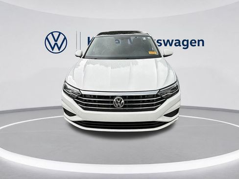 Used 2019 Volkswagen Jetta SE FWD image 2
