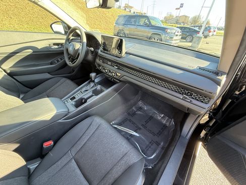 Used 2024 Honda Accord EX image 21