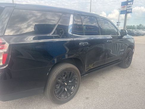 Used 2023 Chevrolet Tahoe Premier AWD/4WD image 7