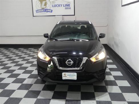 Used 2019 Nissan Kicks SV FWD image 3