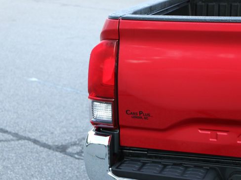 Used 2021 Toyota Tacoma SR5 RWD image 6