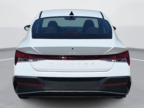 New 2026 Hyundai Elantra SE FWD image 6