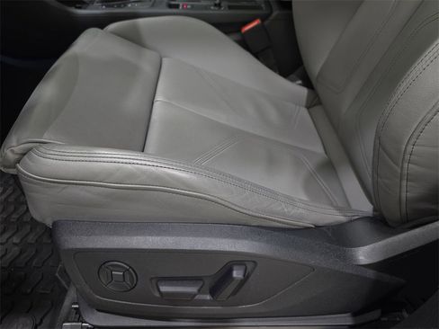 Certified 2024 Audi Q3 2.0T Premium Plus image 30