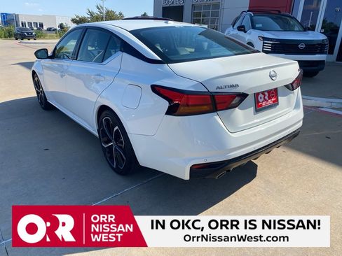 Used 2024 Nissan Altima 2.5 SR image 3