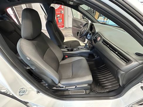 Used 2021 Honda HR-V Sport image 38