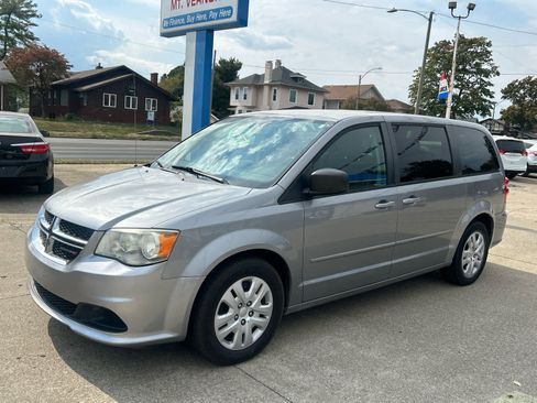 Used 2014 Dodge Grand Caravan SE w/ Quick Order Package 29E SE image 3
