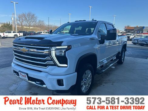 Used 2024 Chevrolet Silverado 2500 High Country w/ High Country Premium Package image 7