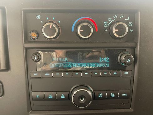 Used 2023 GMC Savana 2500 w/ Driver Convenience Package image 16