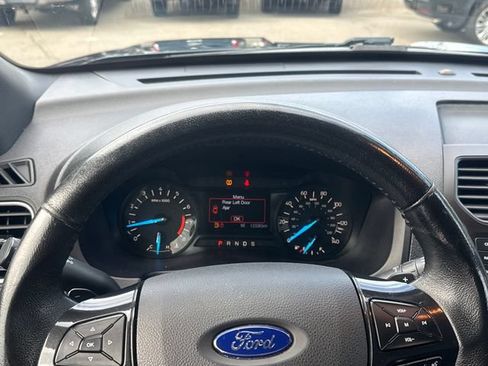 Used 2017 Ford Explorer XLT AWD/4WD image 15