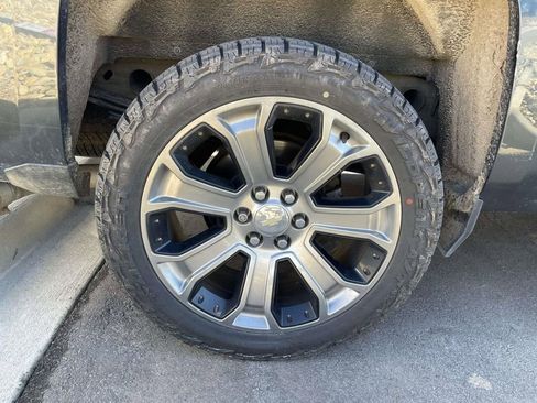 Used 2017 Chevrolet Silverado 1500 High Country image 5