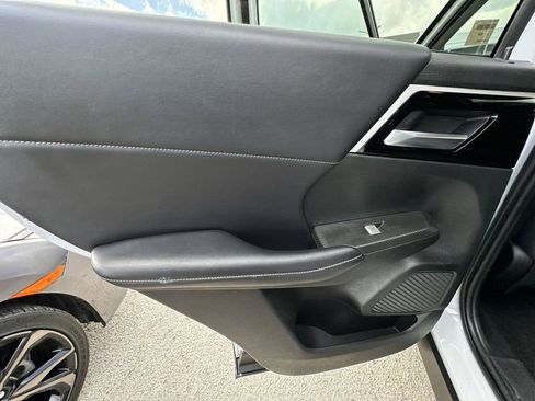 Used 2024 Mitsubishi Outlander SE image 31