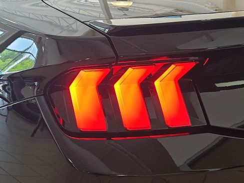 Used 2024 Ford Mustang GT Premium image 12