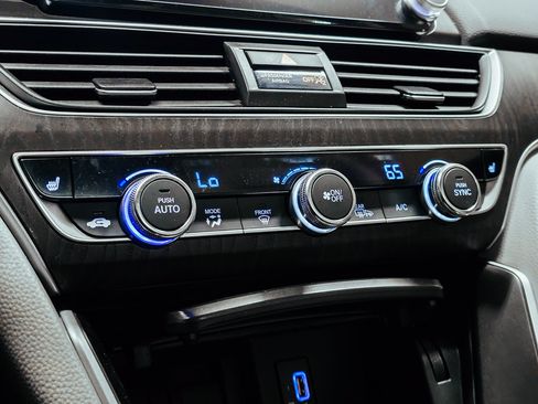 Used 2018 Honda Accord EX-L image 28