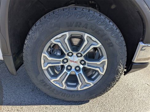 Used 2023 GMC Sierra 1500 SLT w/ X31 Off-Road Package image 13