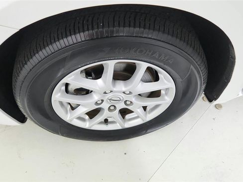 Used 2023 Chrysler Pacifica Touring-L FWD image 30