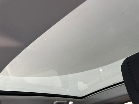 Used 2024 Land Rover Discovery Sport S image 11