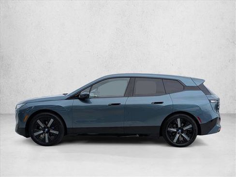 Used 2023 BMW iX xDrive50 w/ Premium Package image 9