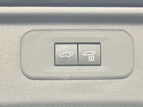 Used 2025 Toyota Grand Highlander AWD image 16