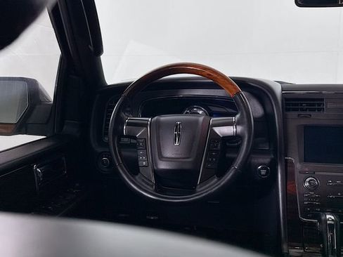Used 2016 Lincoln Navigator L Reserve image 11