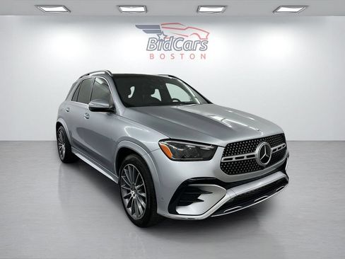 Used 2024 Mercedes-Benz GLE 450 4MATIC w/ AMG Line Exterior image 3