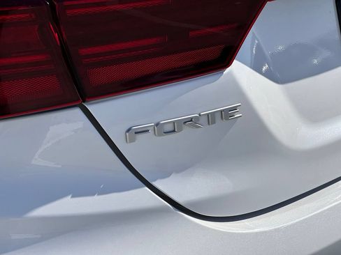 Used 2023 Kia Forte GT-Line w/ GT-Line Premium Package FWD image 24