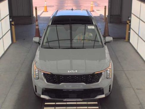 Used 2025 Kia Sorento EX w/ Panoramic Sunroof Package FWD image 2