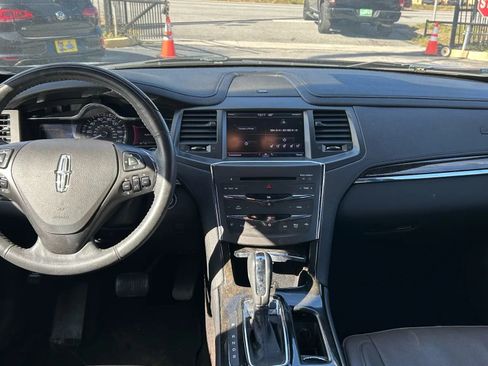 Used 2013 Lincoln MKS image 14