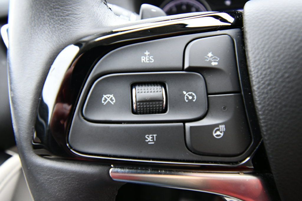 Used 2023 Buick Enclave Essence w/ Experience Buick Package AWD/4WD image 24