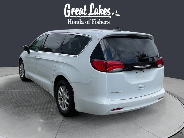 Used 2023 Chrysler Voyager LX FWD image 3