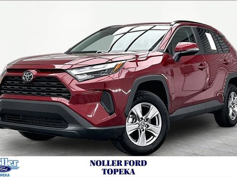 Used 2025 Toyota RAV4 XLE w/ Convenience Package FWD image 1