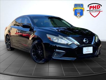 Used 2017 Nissan Altima 2.5 SR w/ Midnight Edition Package
