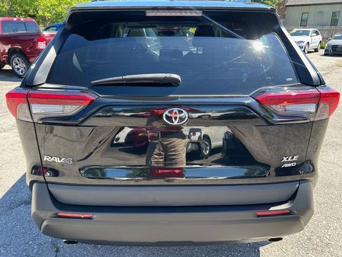 Used 2021 Toyota RAV4 XLE w/ Convenience Package AWD/4WD image 3
