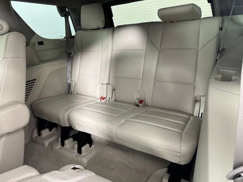 Used 2024 Cadillac Escalade Sport Platinum w/ Heavy-Duty Trailer Package AWD/4WD image 29