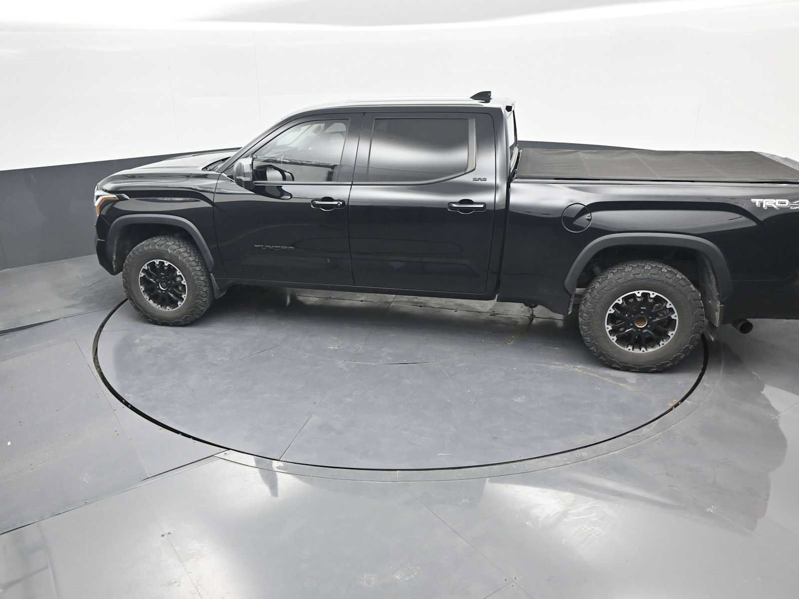 Used 2022 Toyota Tundra SR5 w/ TRD Off-Road Premium Package AWD/4WD image 31