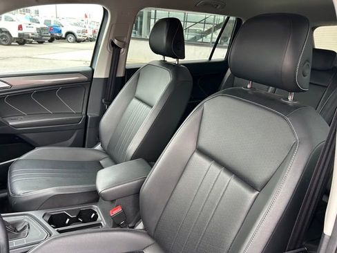 Used 2024 Volkswagen Tiguan SE image 24