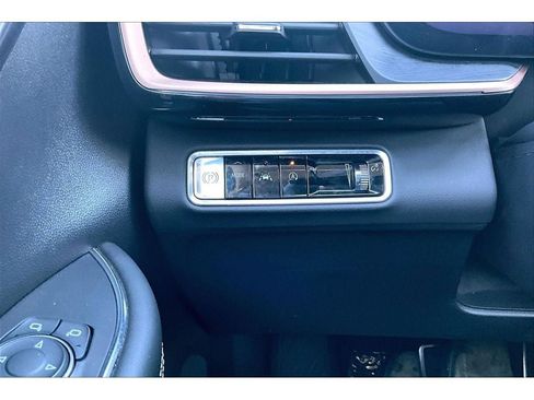 Used 2025 Buick Envision Sport Touring image 14