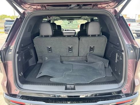 Used 2026 Chevrolet Traverse High Country FWD image 5
