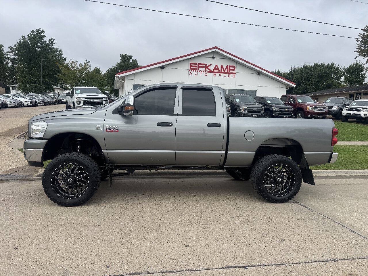Used 2009 Dodge Ram 2500 Truck SLT w/ Popular Equipment Group AWD/4WD image 2