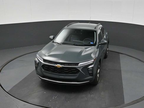 New 2026 Chevrolet Trax LT w/ Driver Confidence Package FWD image 12