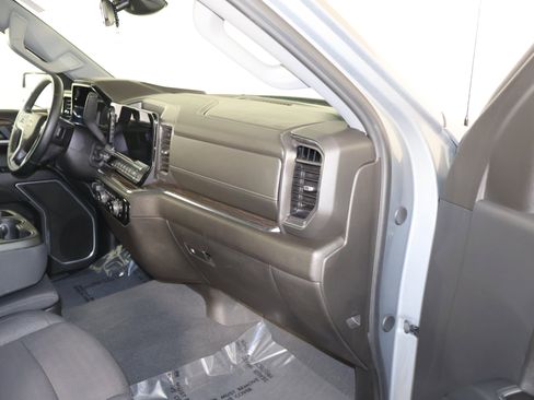 Used 2025 Chevrolet Silverado 1500 LT image 45