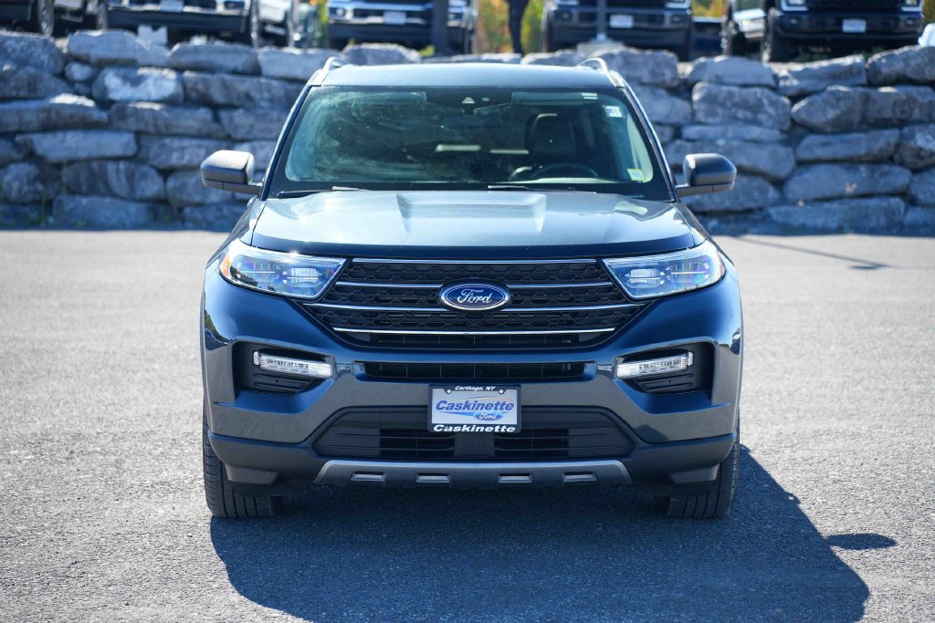 Used 2023 Ford Explorer XLT w/ Equipment Group 202A AWD/4WD image 2