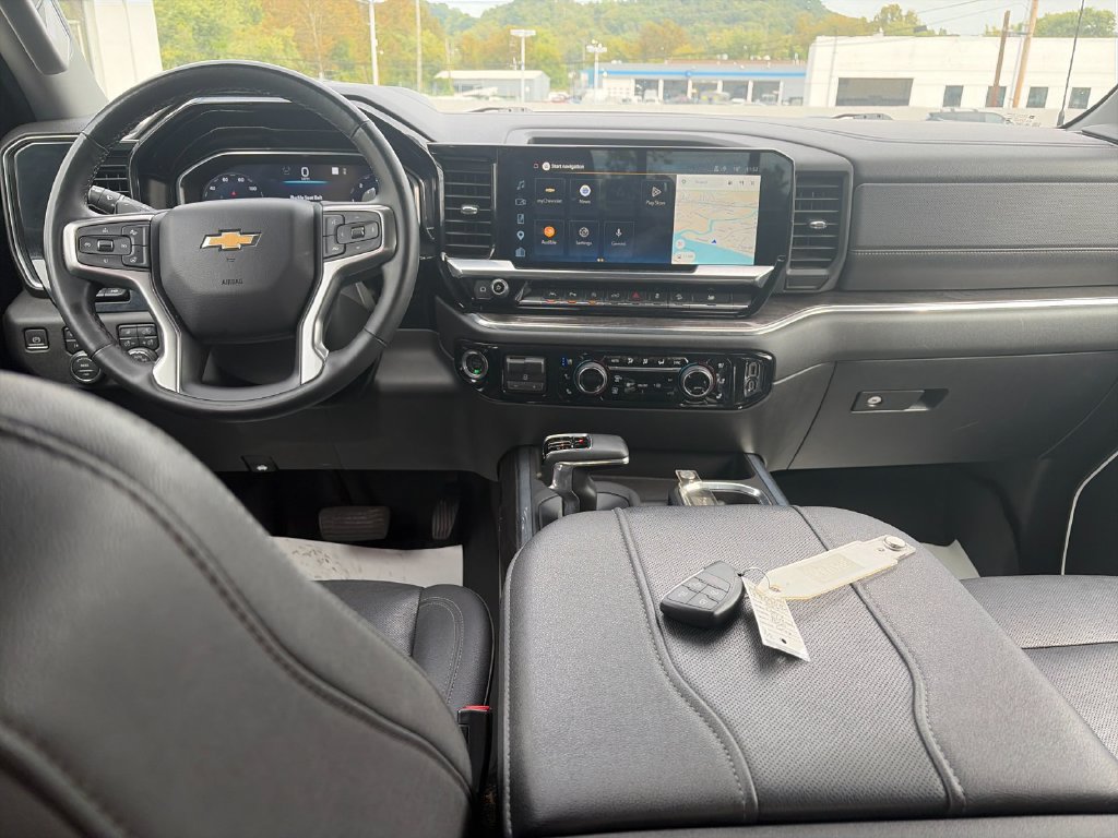 Used 2023 Chevrolet Silverado 1500 LTZ AWD/4WD image 16