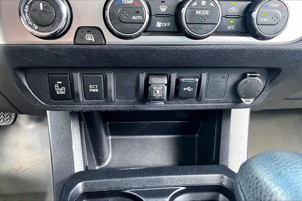 Used 2022 Toyota Tacoma SR5 w/ Technology Package AWD/4WD image 16